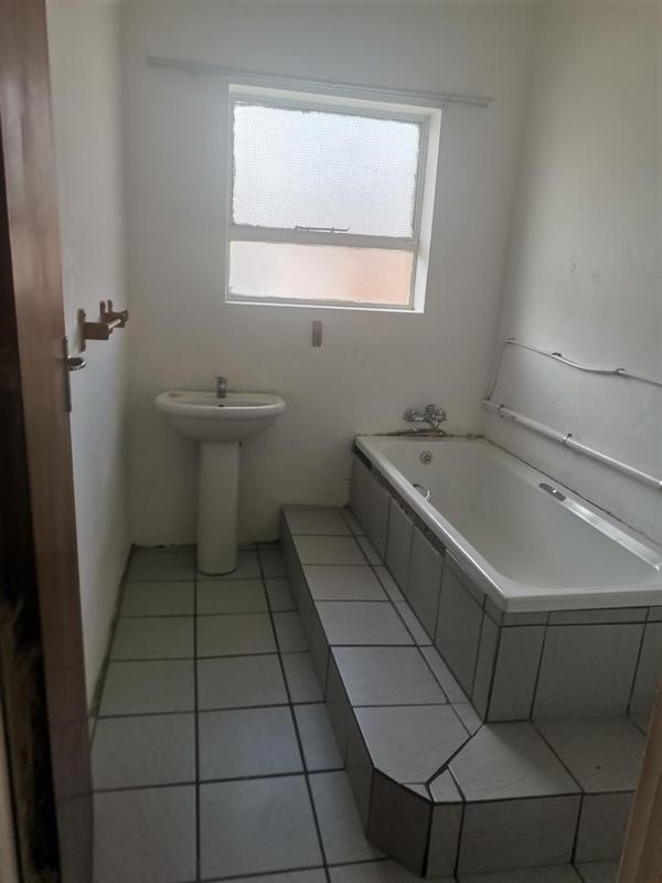 4 Bedroom Property for Sale in Gelvan Park Eastern Cape